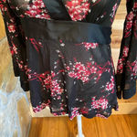 New York & Co. Japanese Flower shirt‎ size Small Photo 3