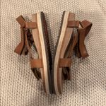 Merrell  WOMENS 8 Tan Leather Sandals Photo 2