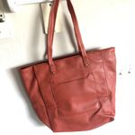 Universal Threads Coral Tote Photo 0