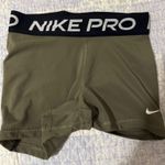 Nike  Pros  Photo 0