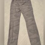 Spyder Women’s leggings - gray camo - size Large. Great condition! Soft Photo 4