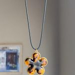 Handmade cute retro boho style big tortoiseshell flower necklace 🌼 Photo 2