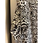 Rebecca Malone  Black & White Print Top – Size XL – Tab Sleeves & Pockets Photo 4