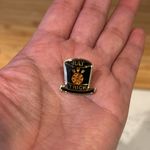 Vintage Hat Trick Top Hat Gold Tone Vintage Lapel Pin National Dart Association Black Photo 1