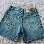 Levi's NWT Women's 94 Baggy Jean Shorts Photo 4