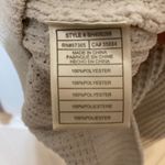 BB Dakota  Off White Heat Is On Thermal Photo 6