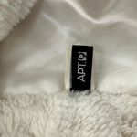 Apt. 9  Women's Cream Fleece Vest Photo 6