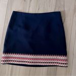 Vineyard Vines  navy blue embroidered trim skirt Size 2 Photo 0