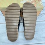 Very G NEW Black Metallic Crisscross Strappy Sandals Contoured Footbed Photo 8