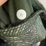 Lululemon  cool to street mesh detail cropped leggings   Sz 6 Photo 4