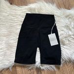 Everlane The Perform Bike Short In Black Photo 3
