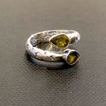 Sterling Silver Faceted Peridot Pebble Pattern Vintage Bypass Ring Sz 7 Photo 9