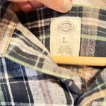 Dickies Men’s  button up flannel shirt, size Large Photo 4
