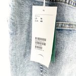 H & M Light Wash High Waist Hidden Button Fly Mom Jeans, Size 16 Photo 8