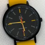 Shengke Sk women’s watch quartz black tone 34mm yellow silicone band running Photo 2