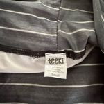 Teeki Women’s Small Grey Striped Hot Pant Leggings Photo 1