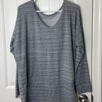 New York & Company women’s gray v Photo 0