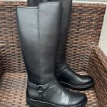 Clarks  Women’s Black leather Boots size 7 Photo 1