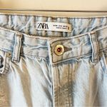 ZARA  Light Blue Wash High Rise Straight Leg Jeans Distressed Size 6 Photo 3