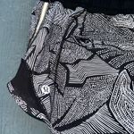 Lululemon Hotty Hot Shorts 2.5” Dottie Tribe White Black Size 4 Photo 4