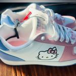 Hello Kitty  by Sanrio Women's Casual Court Sneakers size 9 Photo 1