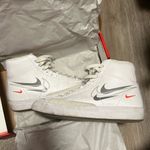 Nike blazers 6.5 boys youth/ women’s 7 Photo 0