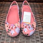 Crocs Women's  Malindi Floral Flat. Size 7 Photo 1