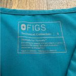 FIGS Pacific Blue Casma Three-Pocket Scrub Top Size Small Photo 2