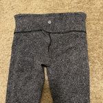 Lululemon wunder under pant 111-Line up white black 6 $98 Photo 3