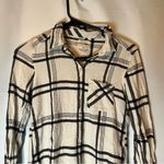 American Eagle Outfitters Plaid Button Down Flannel Shirt - Black and White Photo 2