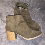 Green Booties Size 8.5 Photo 0