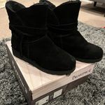 BEARPAW 🍒 BLACK SUEDE MAXINE SLIP ON FAUX FUR LINED BOOTIES SIZE 10🍒 Photo 1