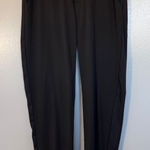 Quince  Women's Performance Tech Ankle Pant in Dark Olive Size XS Photo 0