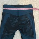 Lululemon clip in crop leggings women’s size 4 Photo 5