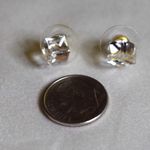 Source Unknown Unique Stunning Petite Cube Cut Glass Gold Tone Post/Stud Y2K Earrings Photo 4