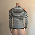 Romeo + Juliet Couture  Halter Cold Shoulder Blouse Top Black / White small #117 Photo 5