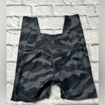 Old Navy  active elevate legging camouflage women’s size small ￼ Photo 2
