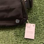 Lululemon  black everywhere belt bag 1L Photo 1