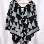Calvin Klein NWT Cape Poncho Shawl Women's One Size Black Gray Colorblock Photo 2