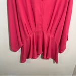 M Shop the Mint V Photo 3