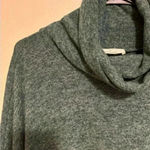 Zenana Outfitters women’s Sweater Size L Photo 2