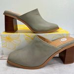 Yellow Box Marylou Light Gray Block Heel Mules Size 9.5 NEW Photo 0
