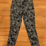 Athleta Salutation Stash Pocket II Printed 7/8 Tight Photo 4