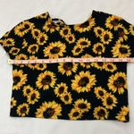 Faded Rose short sleeve cropped sunflowers top woman’s size large Yellow Photo 4