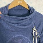 Well Worn  pullover sweater Sz medium Photo 2