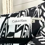 Calvin Klein  Ruched 3/4 Sleeve Dress Knee Length Geometric Black White Size 8 Photo 4