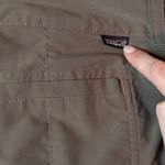 Patagonia  Women’s Bermuda Shorts Size 8 Hiking Outdoor Athletic Green Photo 6