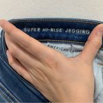 American Eagle Super Hi Rise Distressed Jegging Size 6 Photo 3
