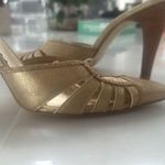 Jessica Simpson heel Photo 2