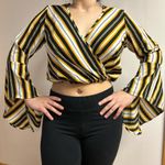 Black And White Cropped Flare Sleeve Blouse Yellow Size M Photo 0